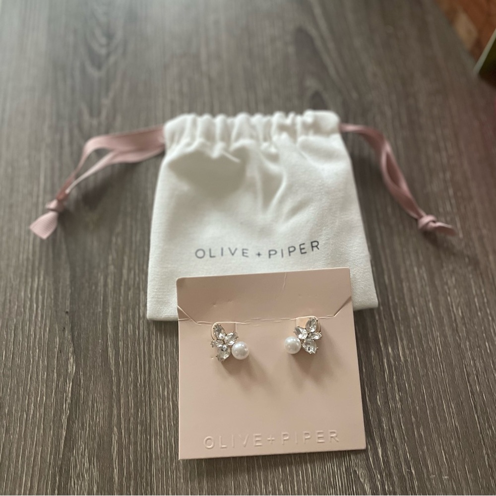 New and never worn Olive & Piper Gold Remi studs